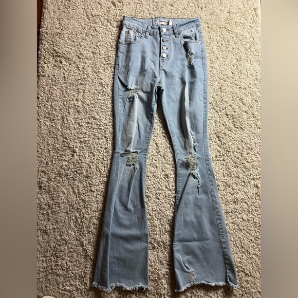 Celebrity Ace Denim - Juniors size 5 Celebrity Ace Distressed Flare Jeans